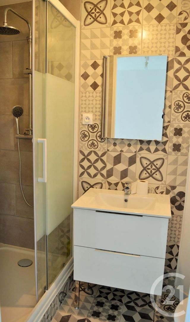 Afficher la photo en grand Appartement T1 à vendre - 1 pièce - 16.93 m2 - VANNES - 56 - BRETAGNE - Century 21 Agence De La Madeleine