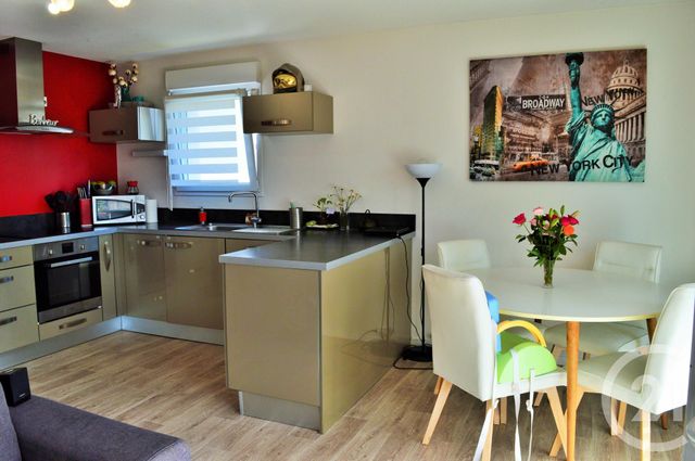 Appartement F3 à vendre - 3 pièces - 61.78 m2 - PLESCOP - 56 - BRETAGNE - Century 21 Agence De La Madeleine Appartement F3 à vendre - 3 pièces - 61.78 m2 - PLESCOP - 56 - BRETAGNE - Century 21 Agence De La Madeleine