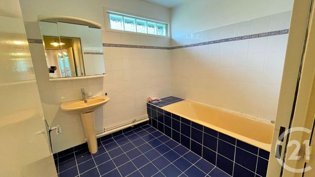 Afficher la photo en grand Appartement F3 à vendre - 3 pièces - 69.09 m2 - VANNES - 56 - BRETAGNE - Century 21 Agence De La Madeleine