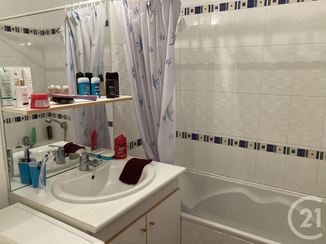 Afficher la photo en grand Appartement F2 à vendre - 2 pièces - 40.0 m2 - VANNES - 56 - BRETAGNE - Century 21 Agence De La Madeleine