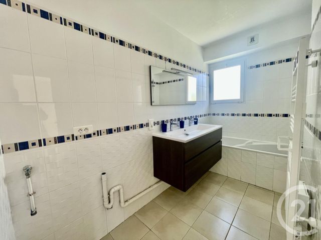 Appartement T4 à vendre - 4 pièces - 79.69 m2 - VANNES - 56 - BRETAGNE - Century 21 Agence De La Madeleine