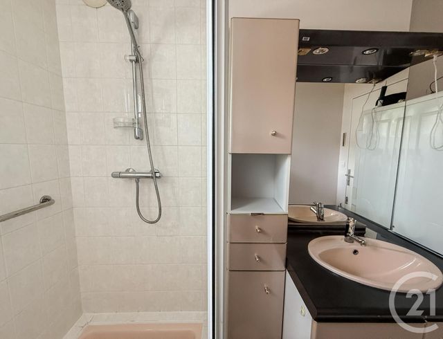 Appartement T4 à vendre - 4 pièces - 81.37 m2 - VANNES - 56 - BRETAGNE - Century 21 Agence De La Madeleine