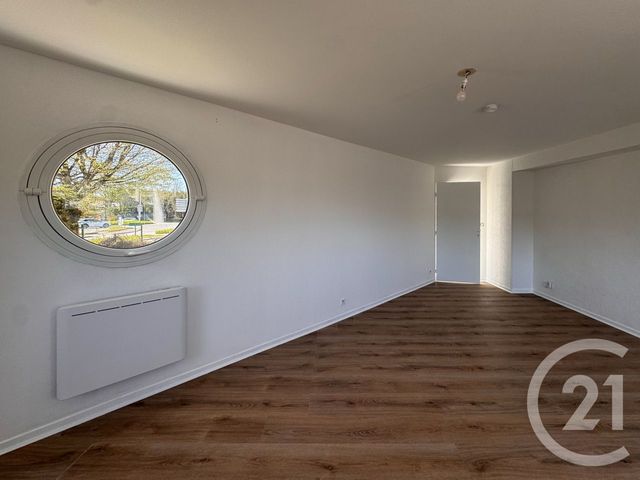 Afficher la photo en grand Appartement T1 à vendre - 1 pièce - 33.91 m2 - VANNES - 56 - BRETAGNE - Century 21 Agence De La Madeleine