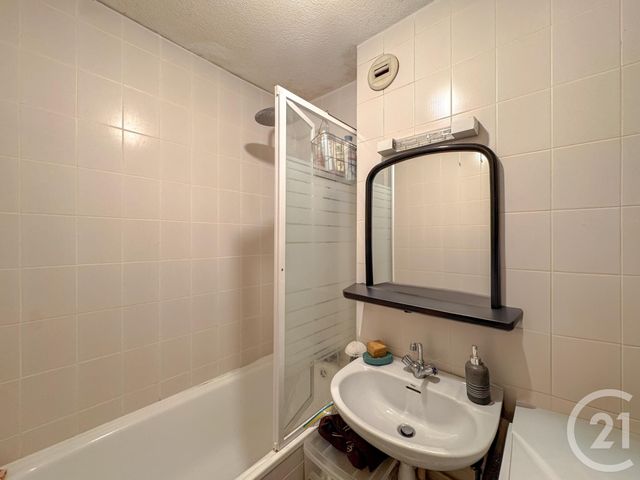 Appartement T3 à vendre - 3 pièces - 62.0 m2 - VANNES - 56 - BRETAGNE - Century 21 Agence De La Madeleine