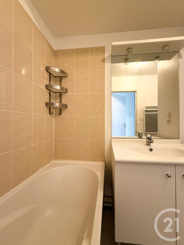 Appartement à vendre - 4 pièces - 75.36 m2 - VANNES - 56 - BRETAGNE - Century 21 Agence De La Madeleine