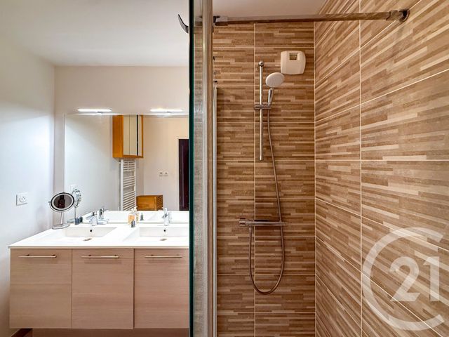 Appartement T2 à vendre - 3 pièces - 76.22 m2 - VANNES - 56 - BRETAGNE - Century 21 Agence De La Madeleine