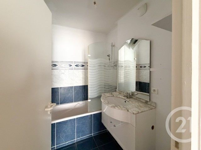 Appartement à vendre - 3 pièces - 62.3 m2 - VANNES - 56 - BRETAGNE - Century 21 Agence De La Madeleine