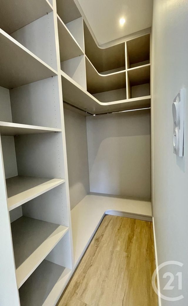 Appartement T2 à vendre - 2 pièces - 45.0 m2 - VANNES - 56 - BRETAGNE - Century 21 Agence De La Madeleine