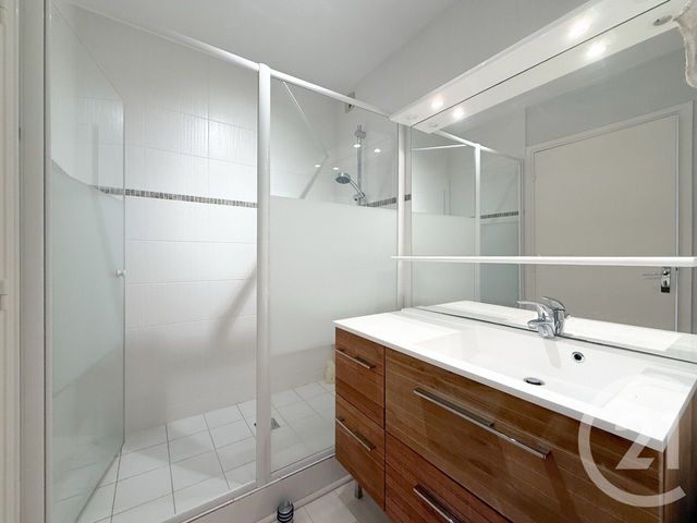 Appartement T4 à vendre - 4 pièces - 78.0 m2 - VANNES - 56 - BRETAGNE - Century 21 Agence De La Madeleine