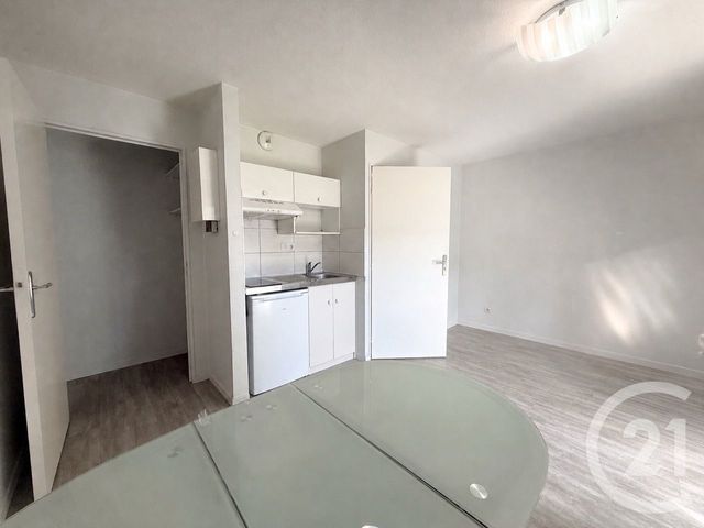Appartement Studio à vendre - 1 pièce - 20.67 m2 - VANNES - 56 - BRETAGNE - Century 21 Agence De La Madeleine