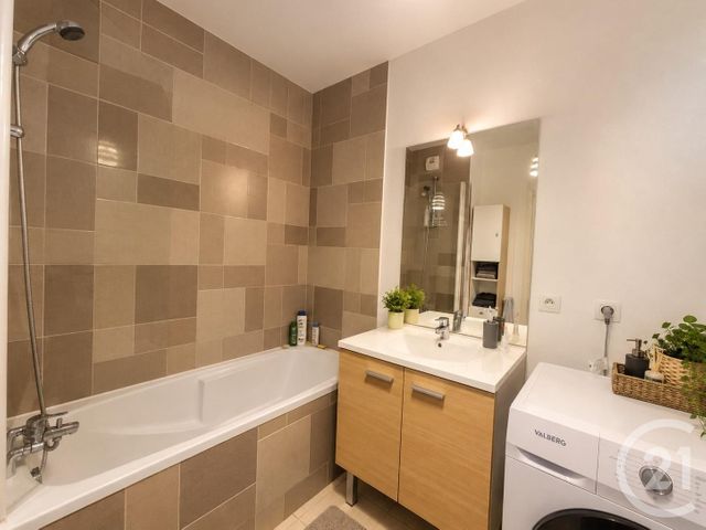 Appartement à vendre - 3 pièces - 57.0 m2 - VANNES - 56 - BRETAGNE - Century 21 Agence De La Madeleine